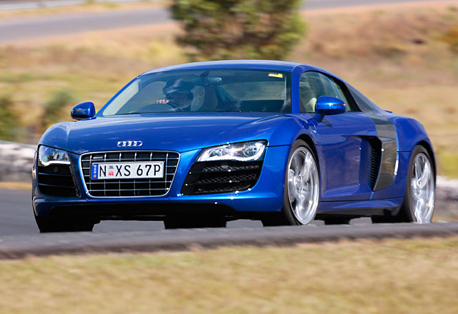 2010 Audi R8 V10 Original Advertising Manual Review