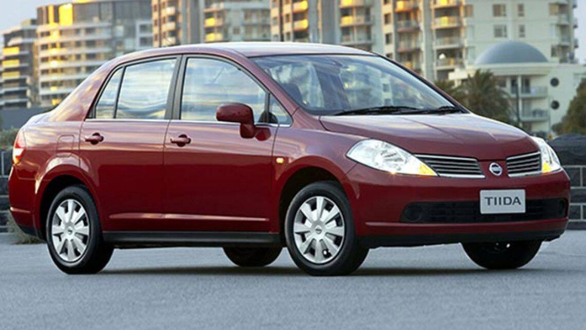 2006 Nissan tiida sedan review