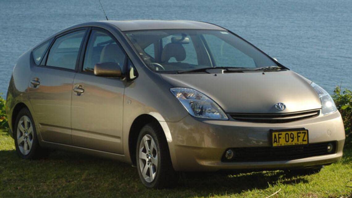 2005 toyota prius used car review #6