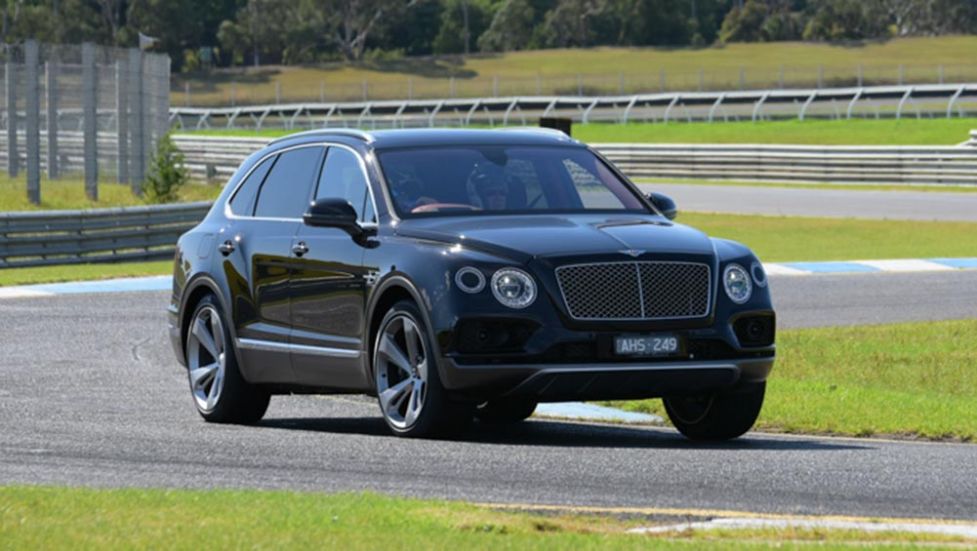 16 Luxury 2016 Bentley Bentayga 01000 Performance Test | tinadh.com 16 Luxury 2016 Bentley Bentayga 01000 Performance Test | tinadh.com
