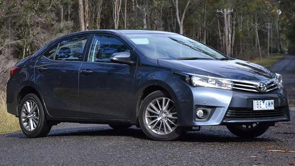 toyota corolla hatch sedan #2