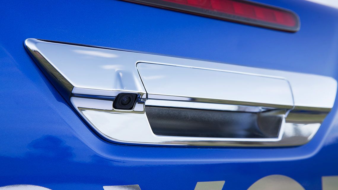 Toyota_HiLux_2015-Revealed-(15).jpg